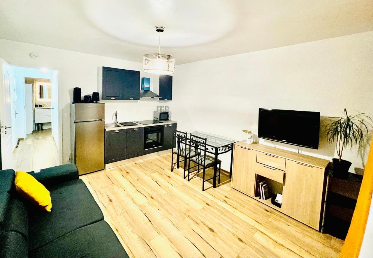 أمْبييّي Appartement A 2 Minutes De Geneve - Annemasse المظهر الخارجي الصورة
